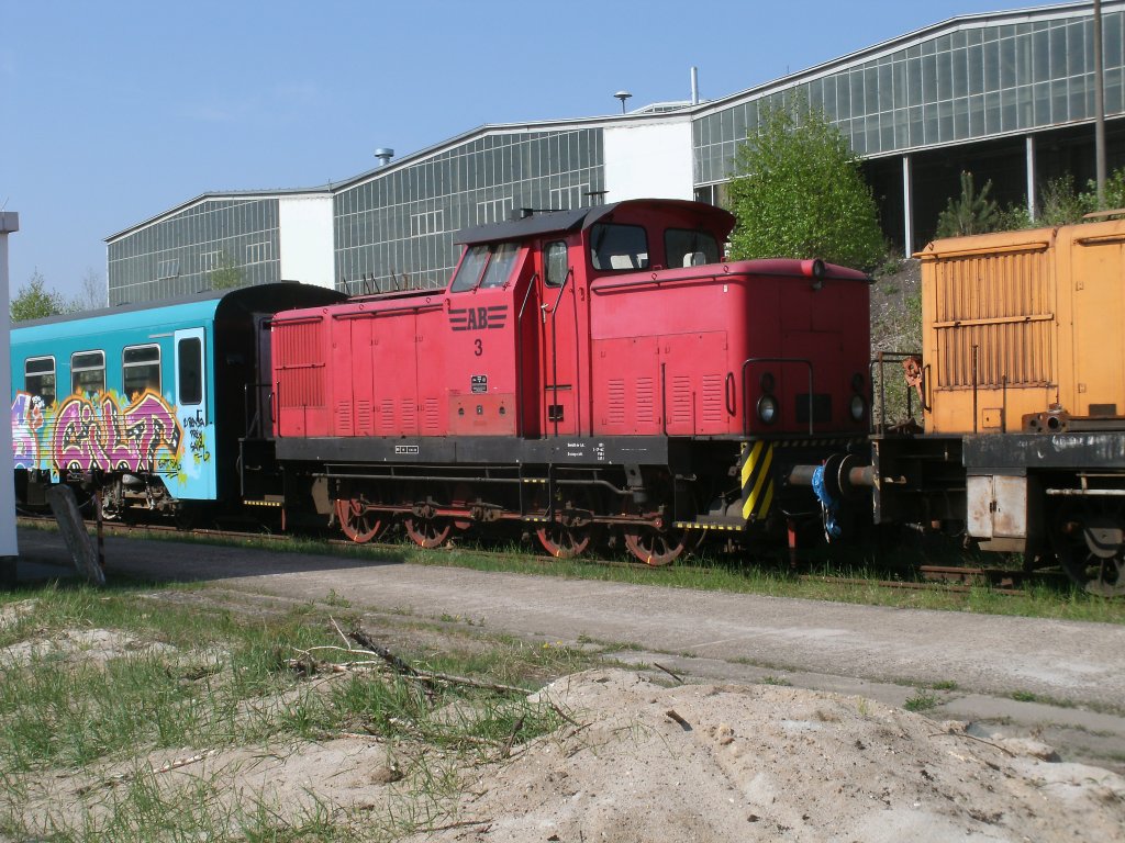 Von der Angeln-Bahn kam die Lok Nr.3 aus Flensburg ins Arrivawerk nach Neustrelitz.Aufnahme am 23.April 2011.