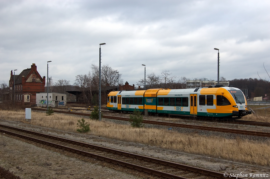 VT 646.045 (646 045-4) ODEG - Ostdeutsche Eisenbahn GmbH als OE51 (OE 68979) von Rathenow nach Brandenburg Hbf, bei der Ausfahrt in Rathenow. 12.03.2012