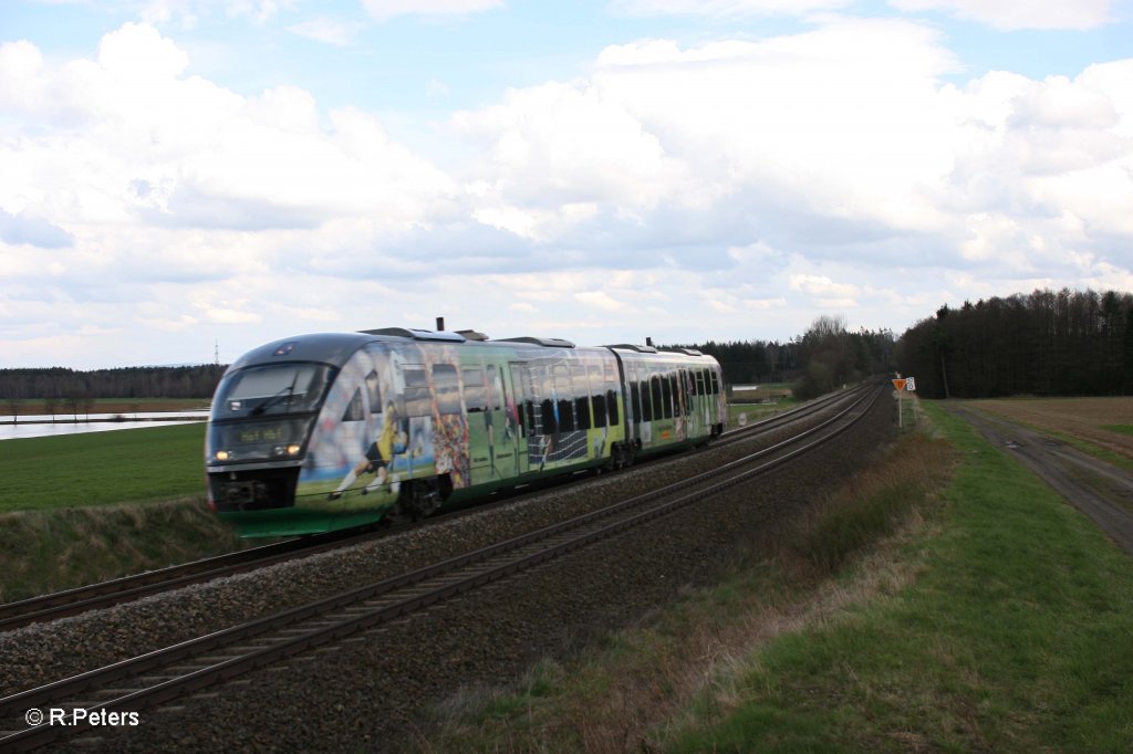 VT04 als VBG81124 nach Hof bei Oberteich. 23.04.12