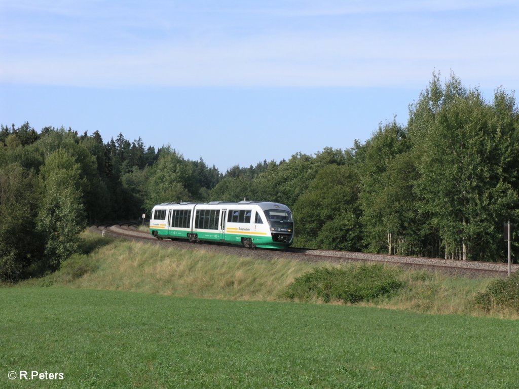 VT05 „Marinsk Lzne/ Marienbad“ zieht als VBG86567 nach Regensburg durch die Kurve bei Oberteich. 16.08.09
