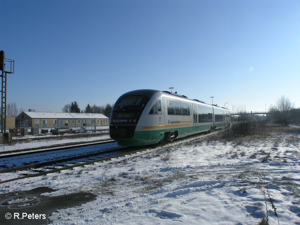 VT15 verlsst Wiesau/Oberpfalz mit einer RB Schwandorf. 09.01.09