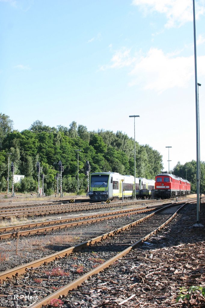 VT650 716 neben 232 472-1 + 618-9 + 233 698-0 abgestellt in Marktredwitz. 23.07.11
