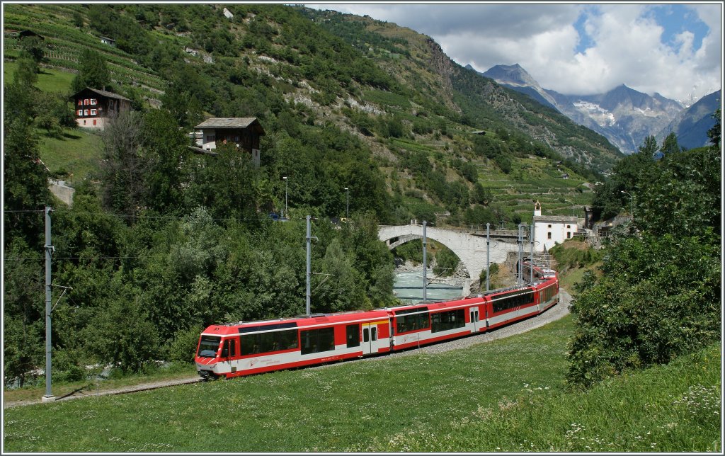 Zwei  Kometen  auf der Fahrt nach Zermatt bei Neubrck.
22. Juli 2012