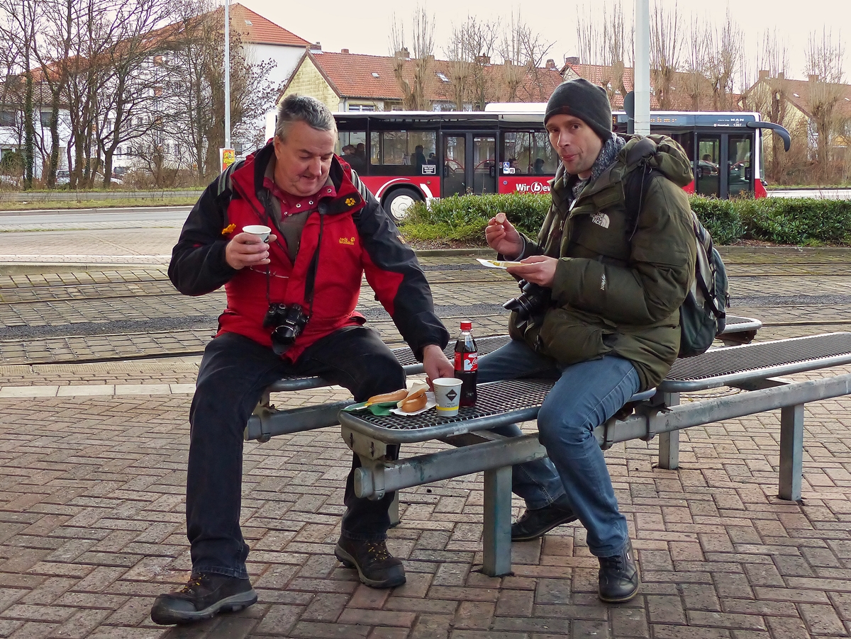 . Eine kleine Strkung fr die Bahnfotografen. 04.01.2015 (Jeanny)