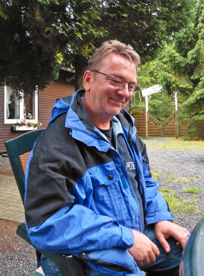 . Gut schaut er aus, auch noch zu sp�ter Stunde im Biergarten des Restaurants Waldhaus Schr�nke. 28.06.2015 (Das Bild wurde mit der Kamera von Hans gemacht, wer den Ausl�ser bet�tigt hat, l�sst sich nicht mehr nachvollziehen)