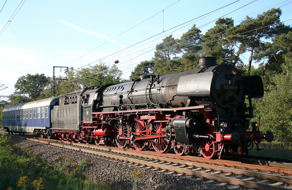 01 1066 bei einer berfhrungsfahrt am 03.10.2015 an der Stockschneise bei Weiterstadt.