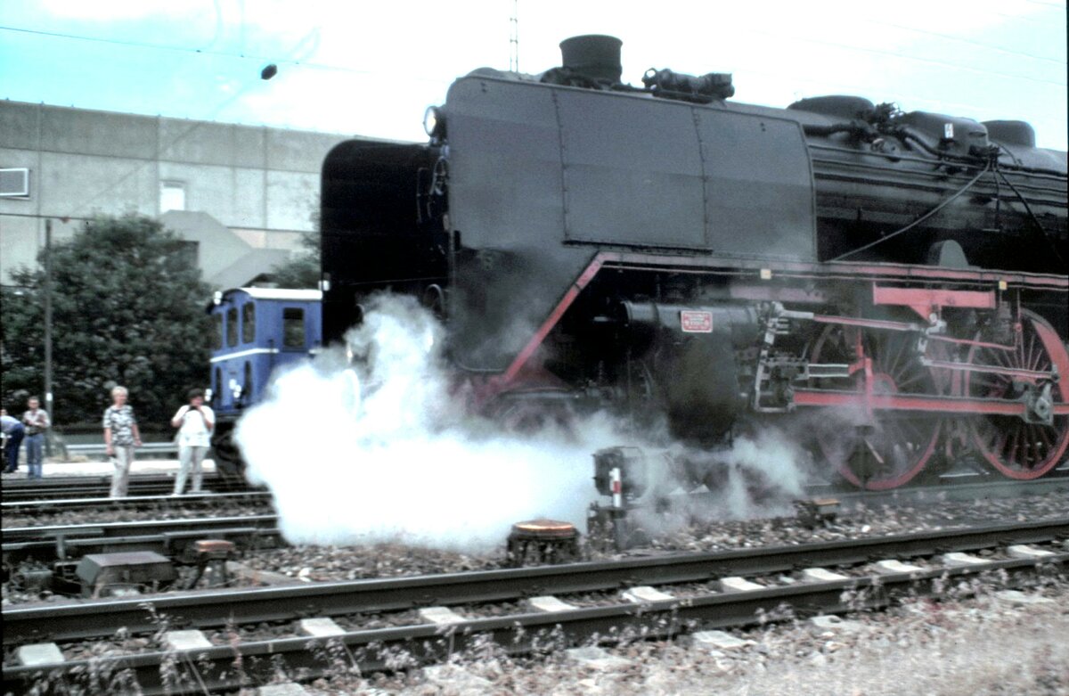 01 118 in Amstetten am 01.02.2000.