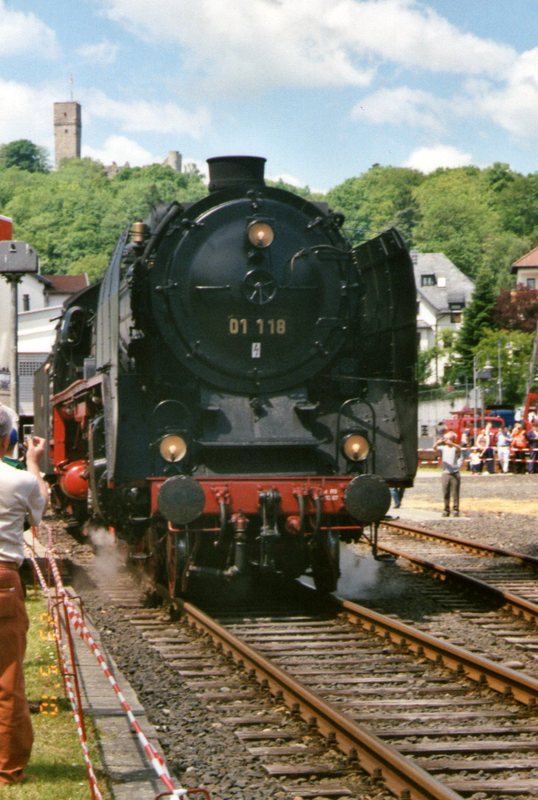 01 118 der Historischen Eisenbahn Frankfurt am 23.Mai.2010 im Bahnhof Königstein beim Bahnhofsfest