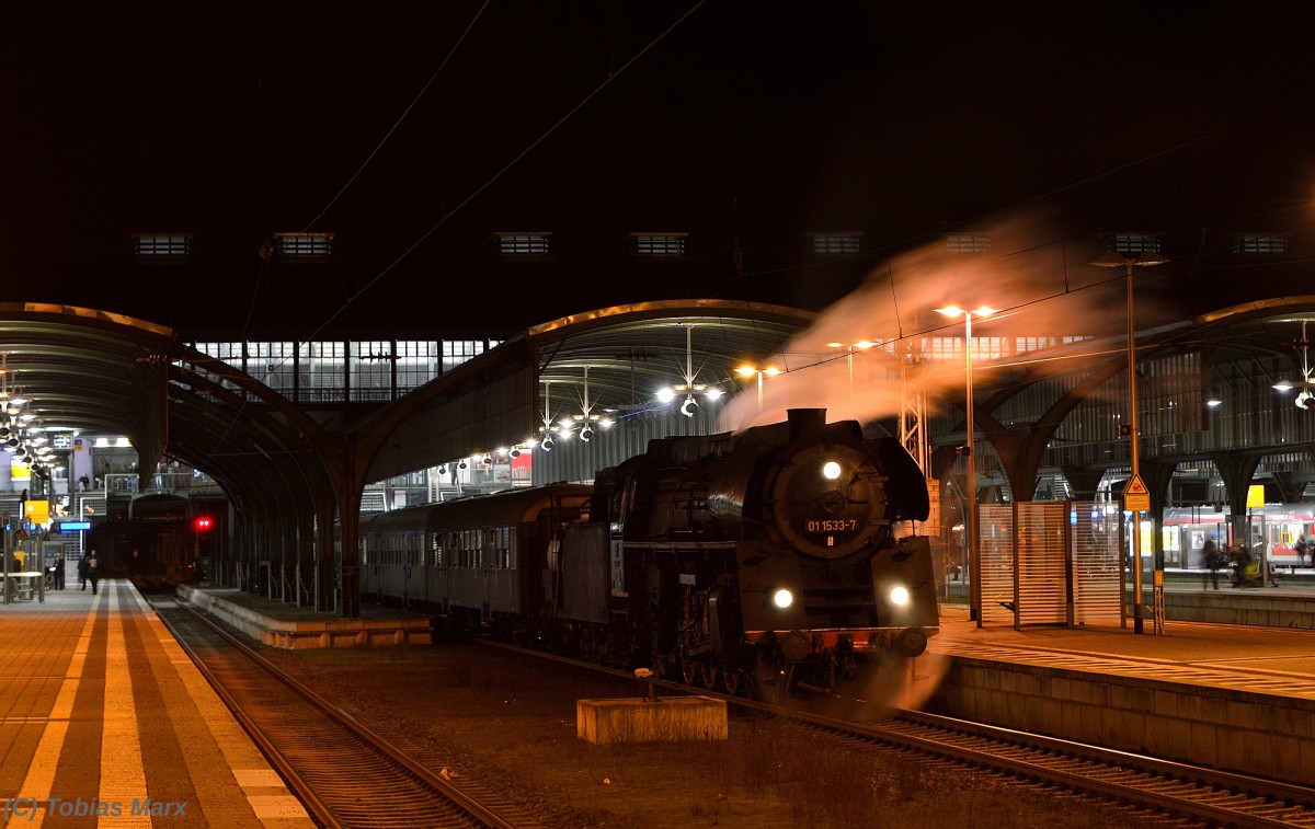 01 1533-7 der �GEG bef�rderte am 06.02.2016 einen Sonderzug der Ef Treysa von Treysa nach Speyer. Hier beim Halt auf der R�ckfahrt im Darmst�dter Hbf. Platz 2 (Bild des Monats) Februar 2016