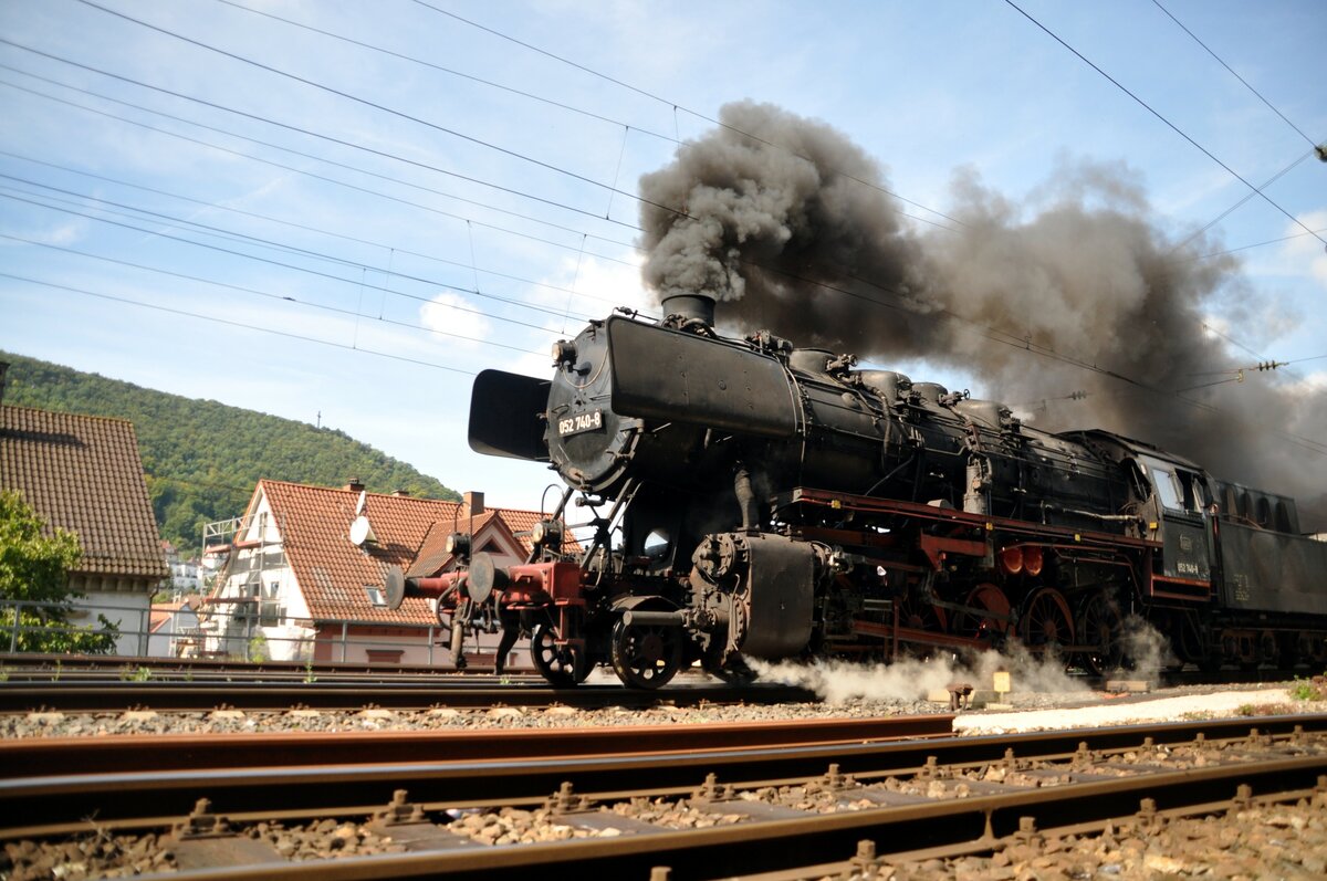 052 740-8 Ausfahrt aus Geislingen / Steige am 11.09.2010.