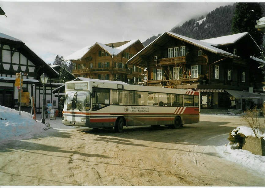 (082'103) - Stryffeler, Boltigen - BE 505 - Mercedes (ex LVB Lenk) am 26. Dezember 2005 beim Bahnhof Zweisimmen