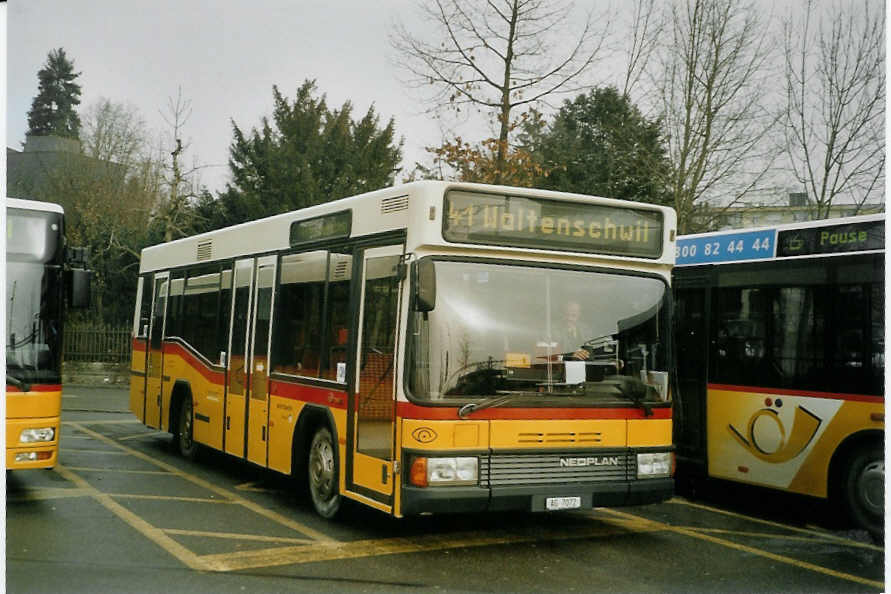 (082'129) - Geissmann, H�gglingen - AG 7072 - Neoplan am 27. Dezember 2005 beim Bahnhof Wohlen