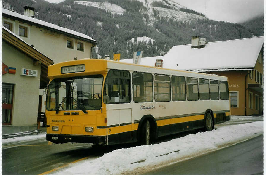 (082'331) - Oswald, M�stair - Nr. 9/GR 5056 - Saurer/Hess (ex VBSH Schaffhausen Nr. 9) am 1. Januar 2006 in M�stair, Posta