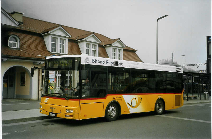 (083'318) - PostAuto Bern - BE 610'531 - MAN/Gppel (ex P 23'032) am 25. Februar 2006 beim Bahnhof Interlaken Ost