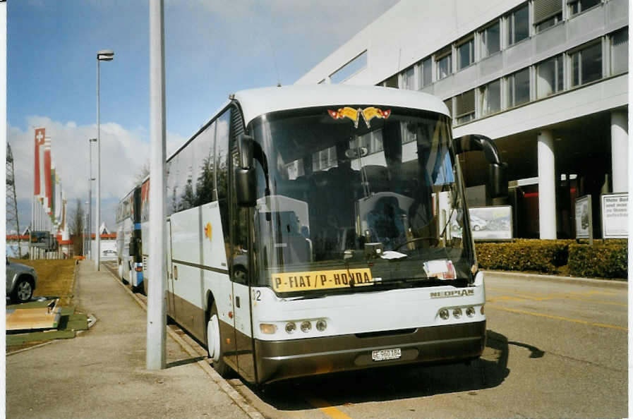 (083'614) - Dupraz, Genve - Nr. 32/GE 960'184 - Neoplan am 6. Mrz 2006 in Genve, Palexpo