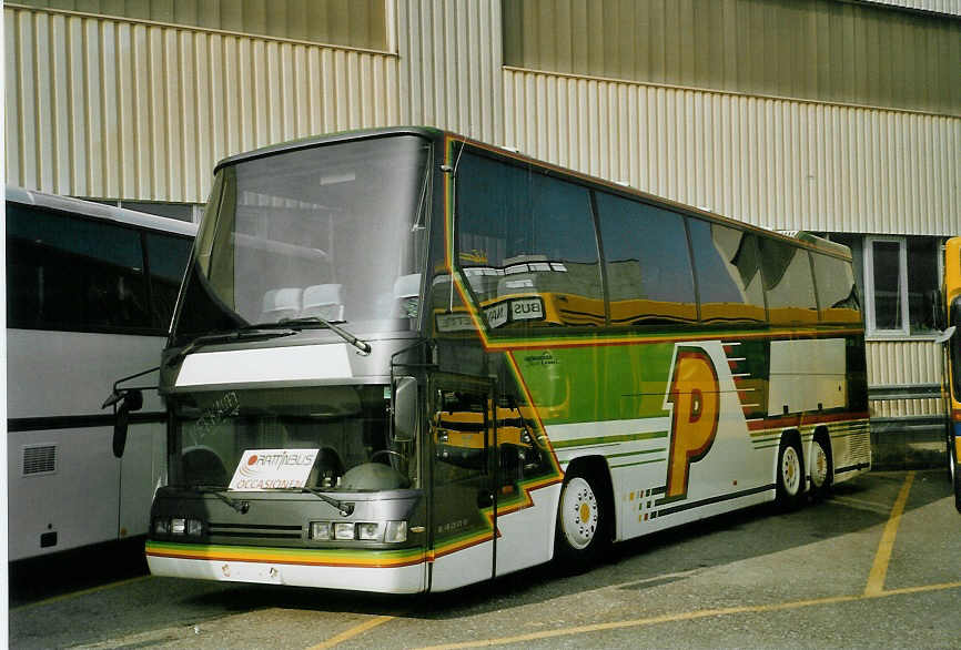 (083'906) - Pfosi, Chur - Nr. 12 - Dr�gm�ller am 18. M�rz 2006 in Biel, Rattinbus