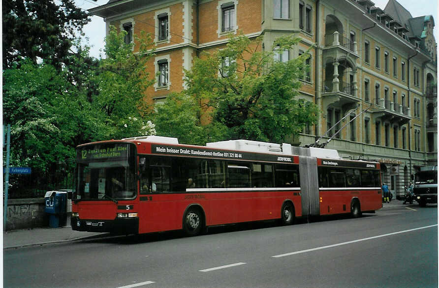 (085'509) - Bernmobil, Bern - Nr. 5 - NAW/Hess Gelenktrolleybus am 22. Mai 2006 in Bern, Universit�t