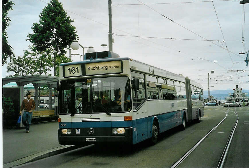 (085'604) - VBZ Z�rich - Nr. 586/ZH 588'586 - Mercedes am 25. Mai 2006 in Z�rich, B�rkliplatz