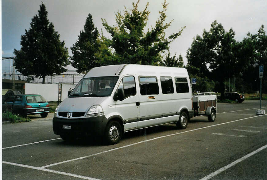 (089'305) - Grize, Avenches - Nr. 48/VD 530'944 - Renault am 24. August 2006 in Thun, Seestrasse