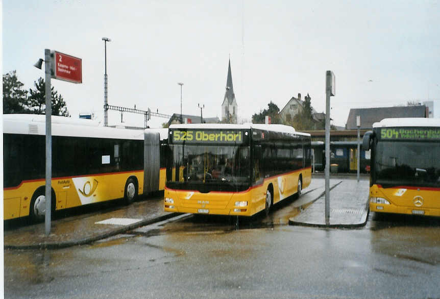 (090'617) - PostAuto Z�rich - Nr. 8/ZH 780'794 - MAN am 11. November 2006 beim Bahnhof B�lach