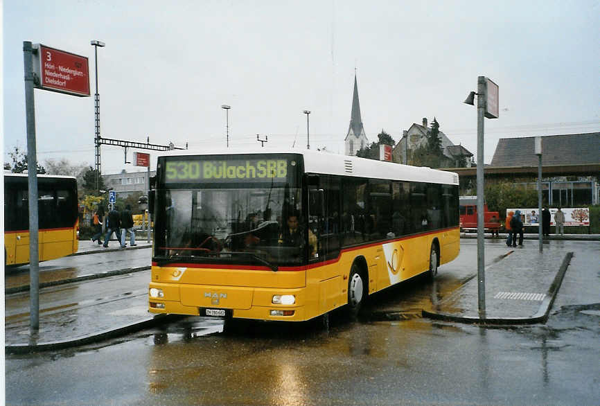(090'622) - PostAuto Z�rich - Nr. 3/ZH 780'682 - MAN (ex P 25'596) am 11. November 2006 beim Bahnhof B�lach