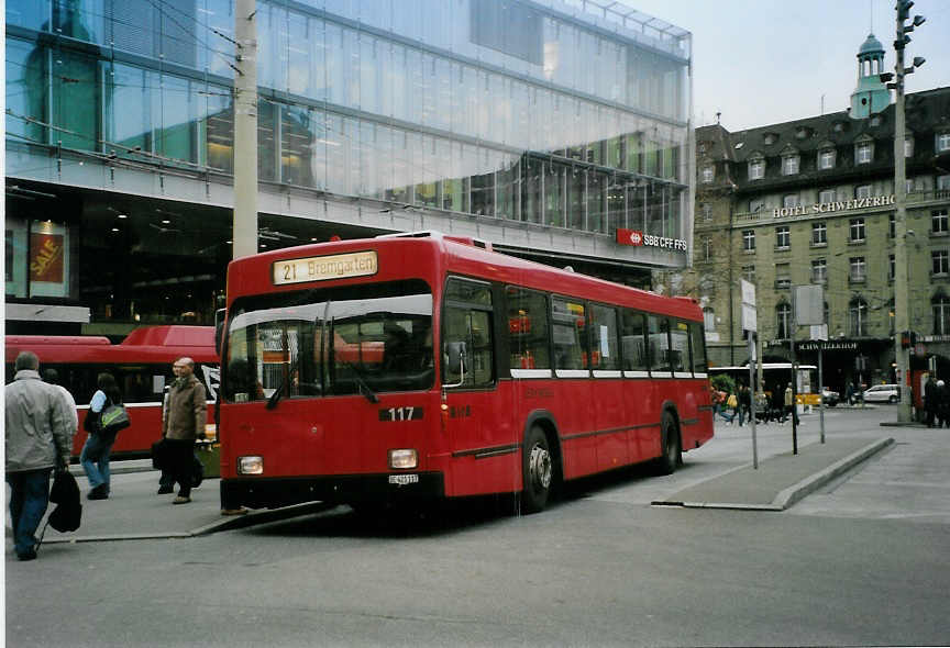 (091'732) - Bernmobil, Bern - Nr. 117/BE 421'117 - Volvo/R&J am 22. Januar 2007 beim Bahnhof Bern