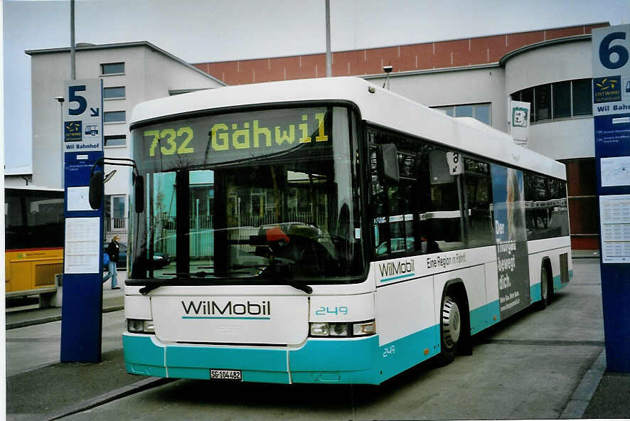 (093'201) - WilMobil, Wil - Nr. 249/SG 104'482 - Volvo/Hess (ex BOS Wil Nr. 20) am 22. Mrz 2007 beim Bahnhof Wil