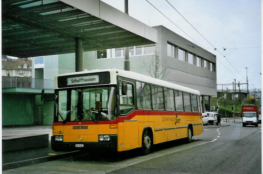 (093'219) - SB Schaffhausen - Nr. 27/SH 54'327 - Mercedes/Hess (ex Rattin, Schaffhausen Nr. 27) am 22. Mrz 2007 beim Bahnhof Schaffhausen