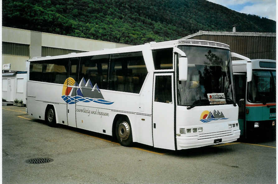 (094'920) - A.N.K. Tours, Muttenz - Dr�gm�ller am 27. Mai 2007 in Biel, Rattinbus
