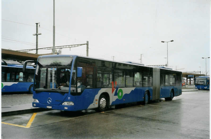 (095'203) - VZO Gr�ningen - Nr. 21/ZH 167'321 - Mercedes am 2. Juni 2007 beim Bahnhof Wetzikon