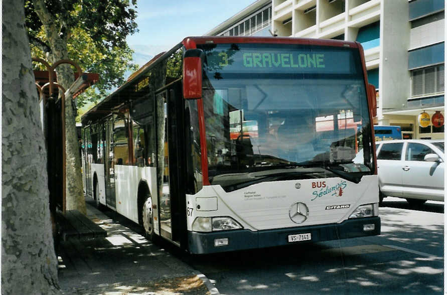 (095'634) - Lathion, Sion - Nr. 67/VS 7141 - Mercedes am 23. Juni 2007 beim Bahnhof Sion