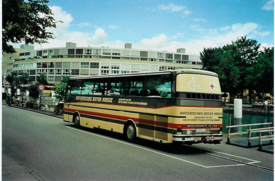 (097'219) - Aus Deutschland: Bayerisches Rotes Kreuz - ND-RK 37 - Setra am 17. August 2007 bei der Schifflndte Thun