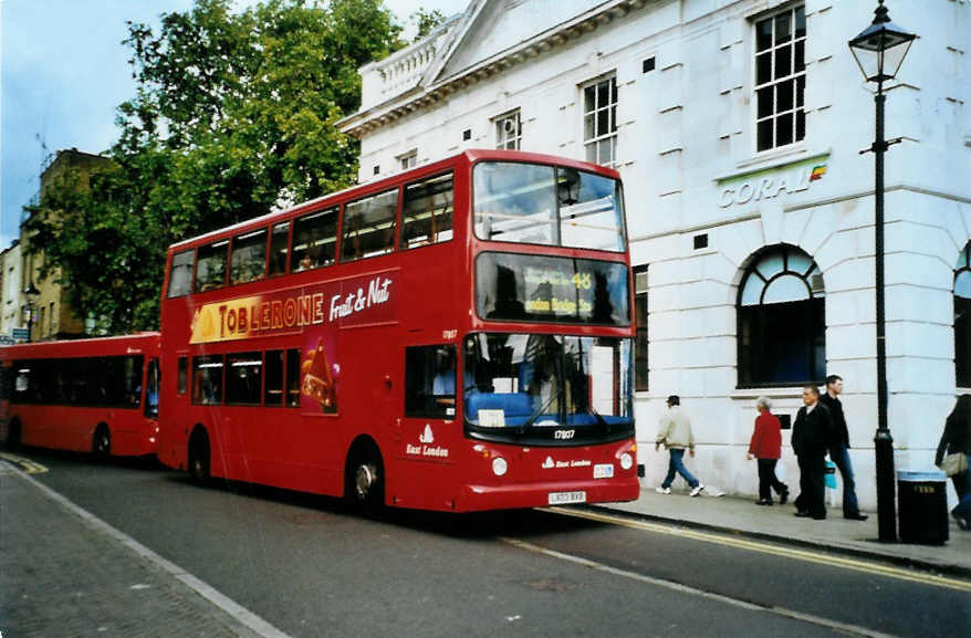 (099'202) - East London, London - Nr. 17'807/LX03 BXB - DAF am 25. September 2007 in London, Hackney