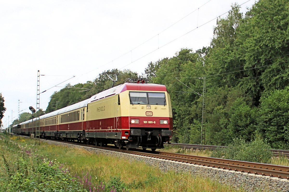 101 001-6 auf den Weg nach Warnemünde. Tostedt - Dreihausen, 10.08.2024.