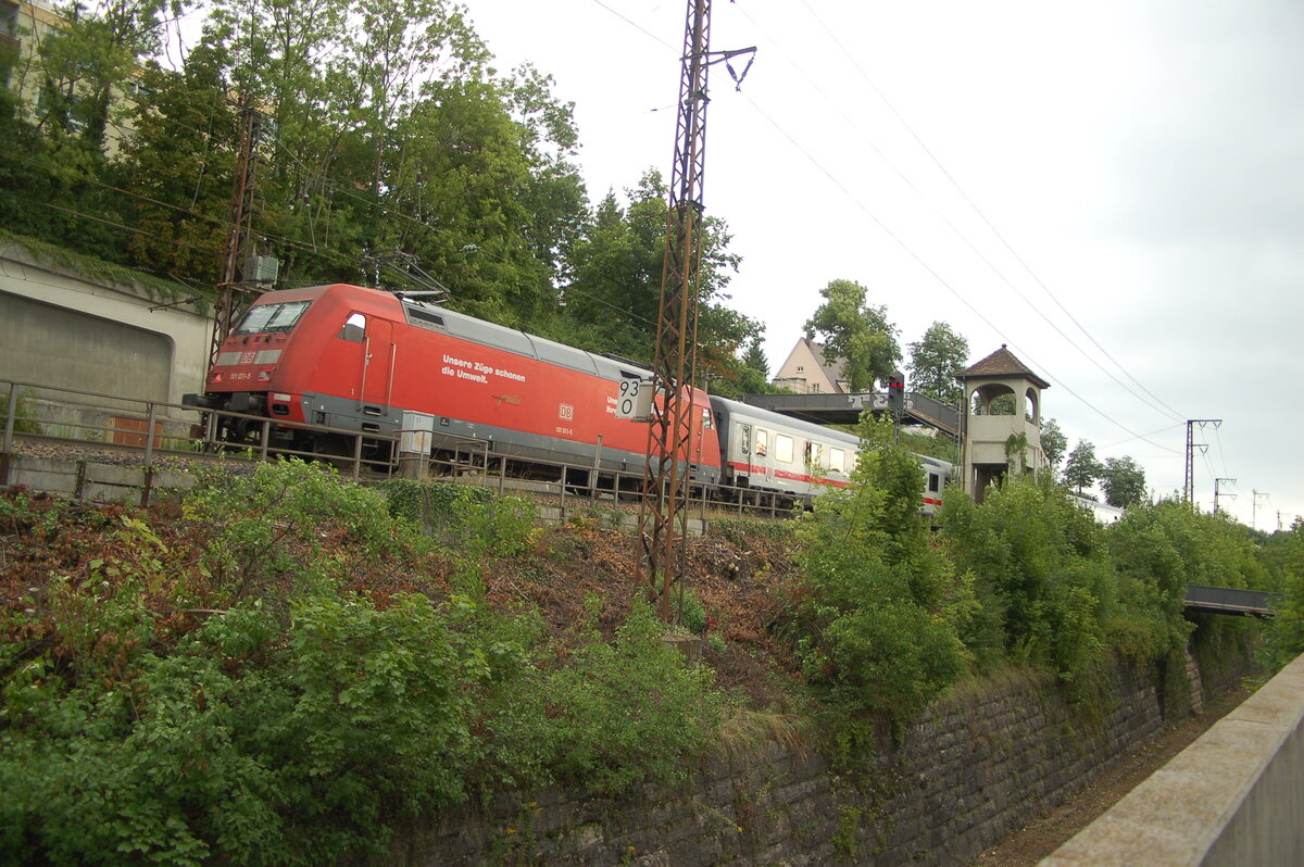 101 011-5 Schub des IC in Ulm am 04.08.2008.