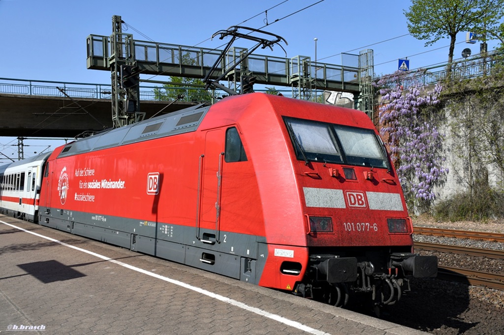 101 077-6 stand mit einen IC in hh-harburg,25.04.19