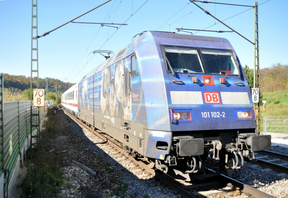 101 102-2  Gleichheit  in Urspring mit IC am 12.10.2010.