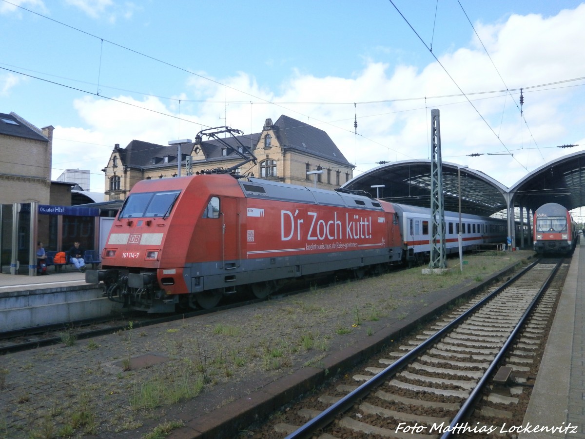 101 114-7 mit  D´r Zoch k�tt  Werbung im Bahnhof Halle (Saale) Hbf am 14.5.15