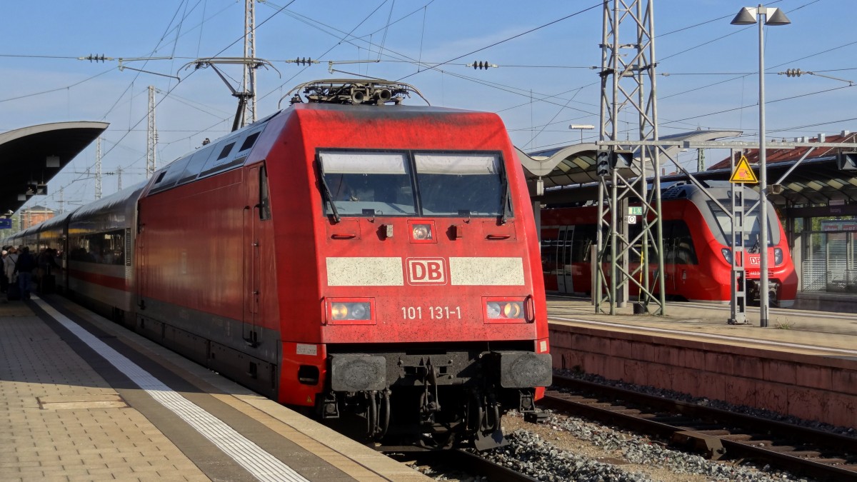 101-131 ist mit ihrem ICE auf dem Weg nach München.
Aufgenommen im April 2014.
