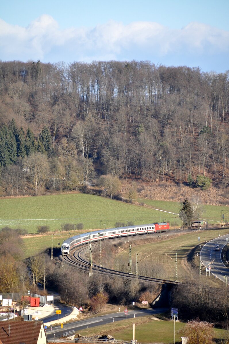 101 mit IC in der Kurve bei Urspring am 01.03.2010.