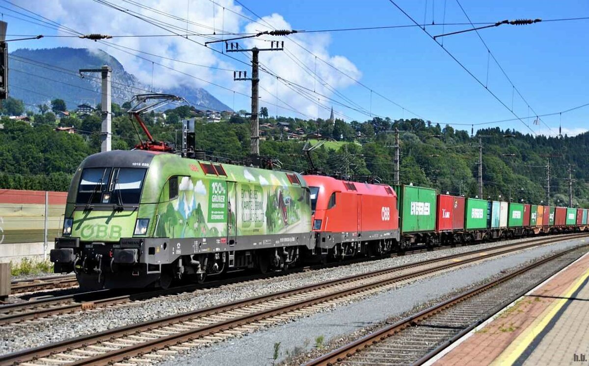 1016 080 und 1116 043 zogen einen containerzug durch kundl in tirol,29.07.21