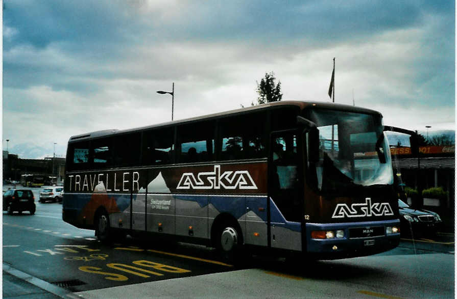 (101'621) - ASKA Aeschi - Nr. 12/BE 28'177 - MAN am 8. Dezember 2007 beim Bahnhof Thun