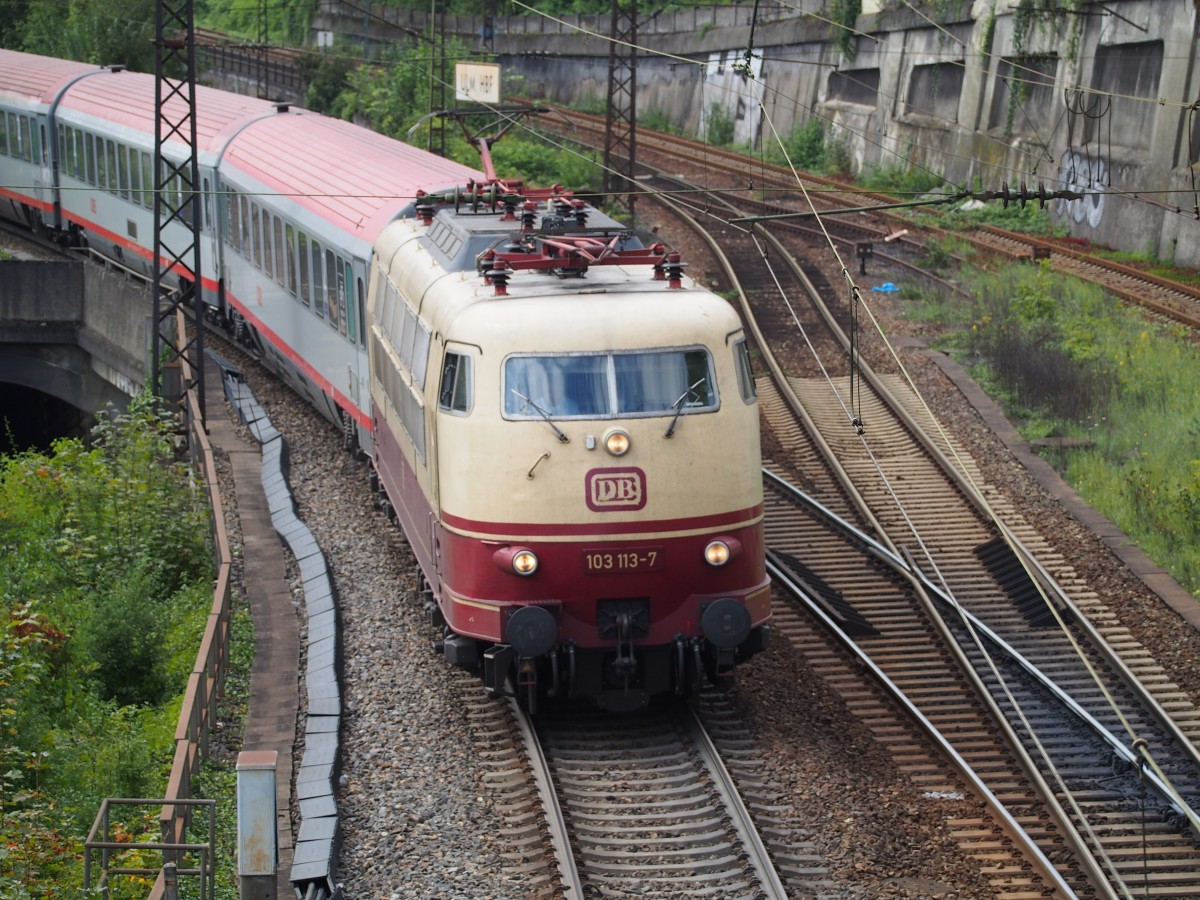 103 113-7 mit ÖBB IC fährt am 14.09.2014 aus Ulm aus.