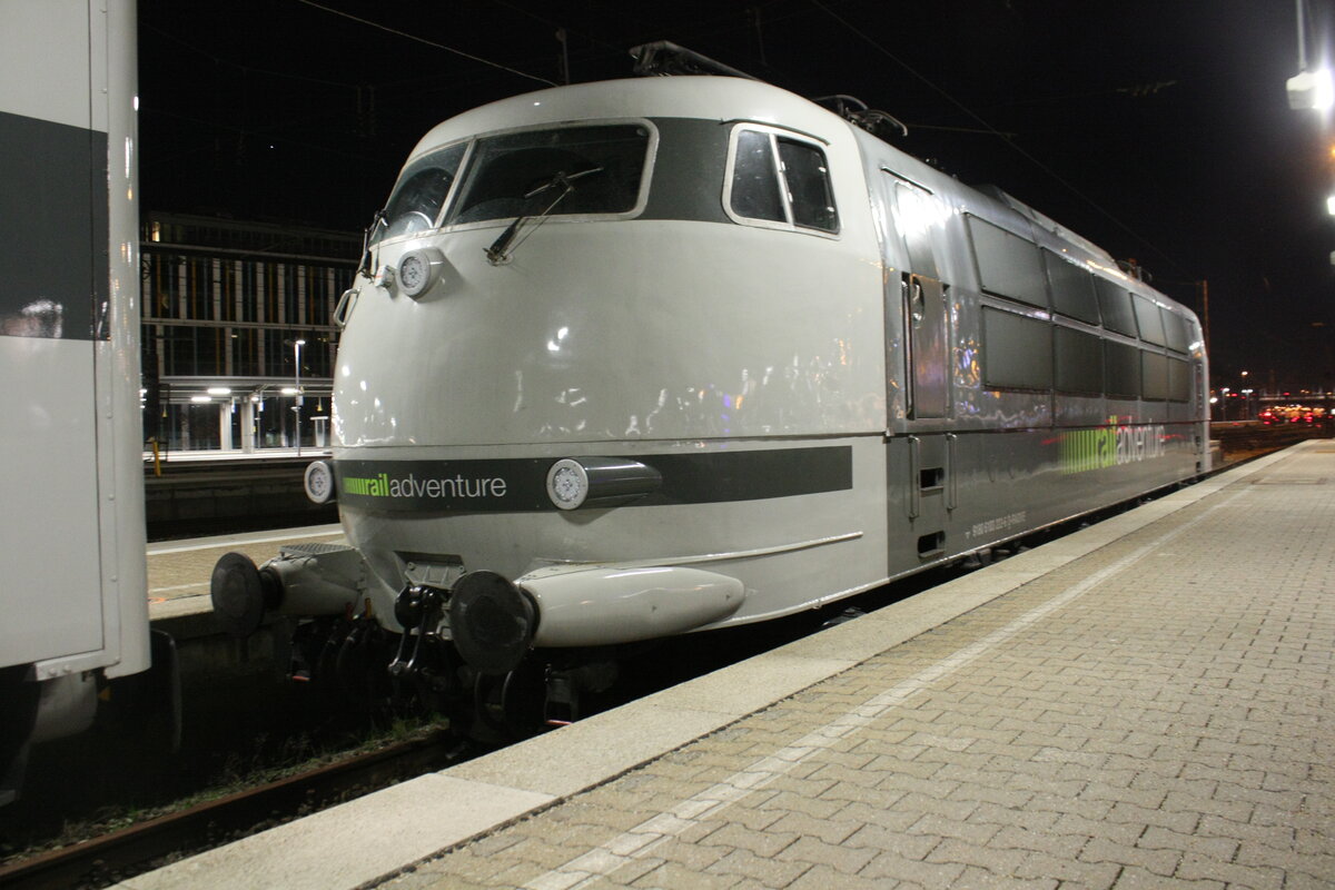 103 222 von railadventure abgestellt im Bahnhof M�nchen Hbf am 24.3.21
4 Tage