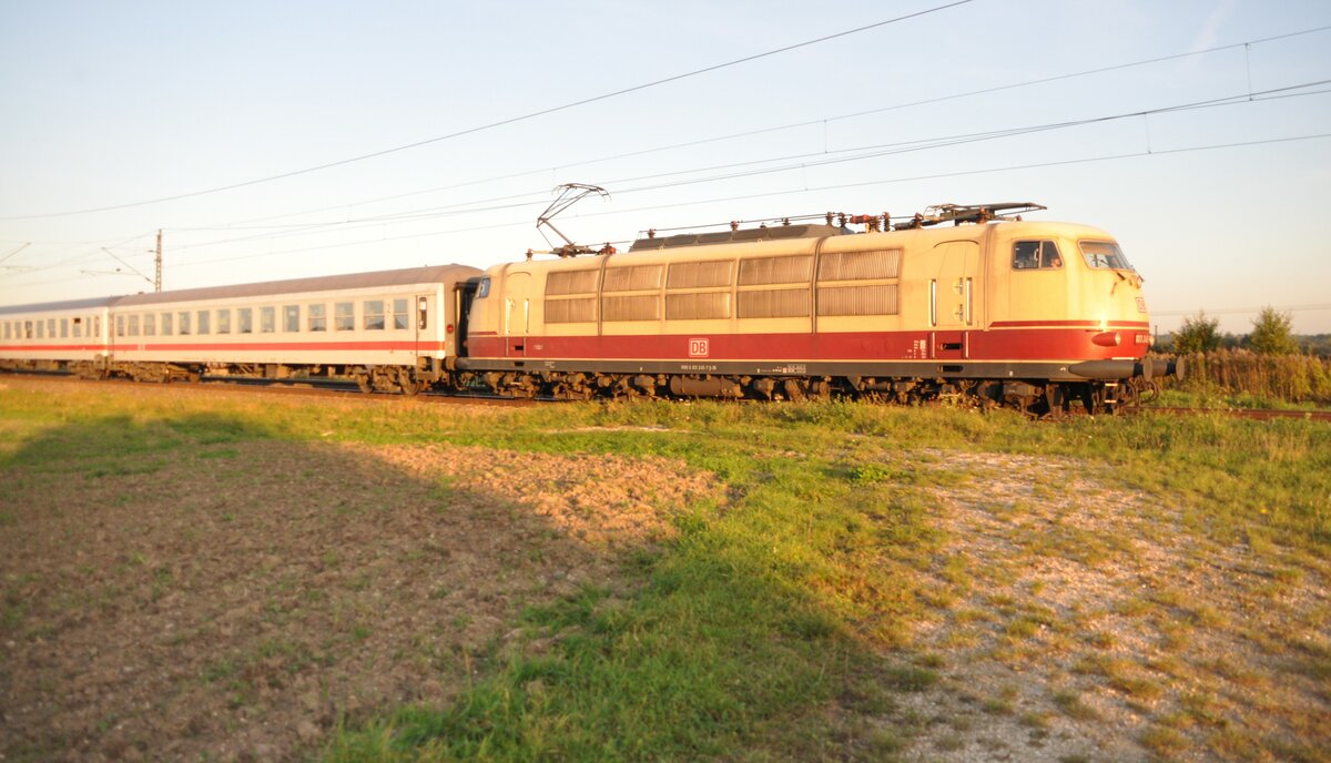 103 245-7 mit IC in Neu-Ulm Pfuhl am 30.09.2011.