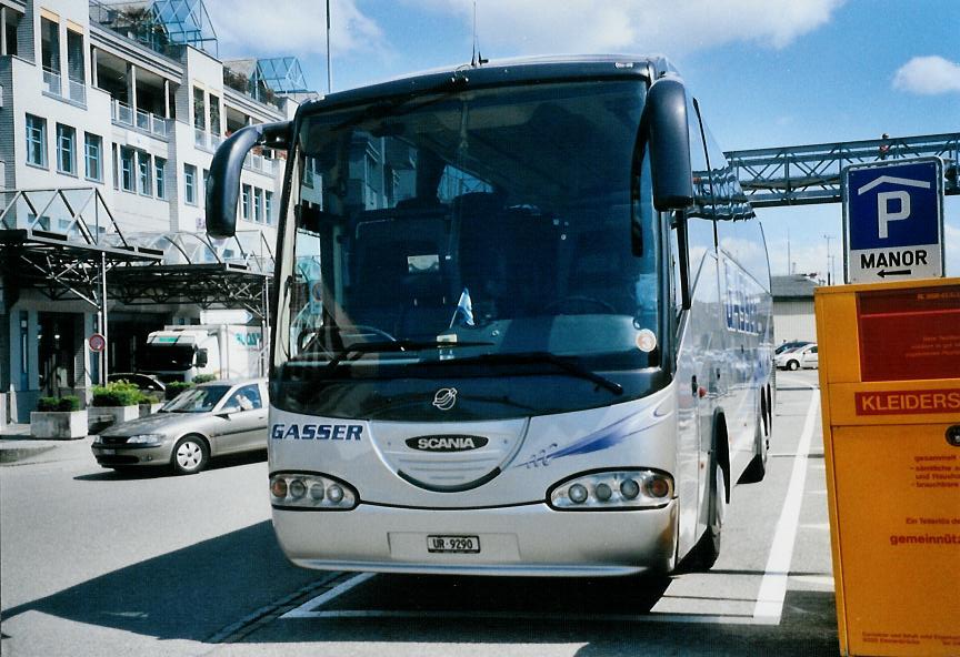 (110'405) - Gasser, Altdorf - UR 9290 - Scania/Irizar am 16. August 2008 beim Bahnhof Rapperswil