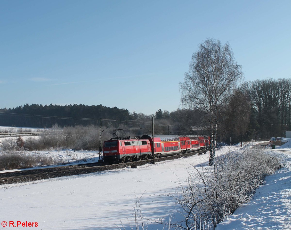 111 193-9 schiebt den RE 4857 Nürnberg - München bei Sinsgrün. 19.01.17