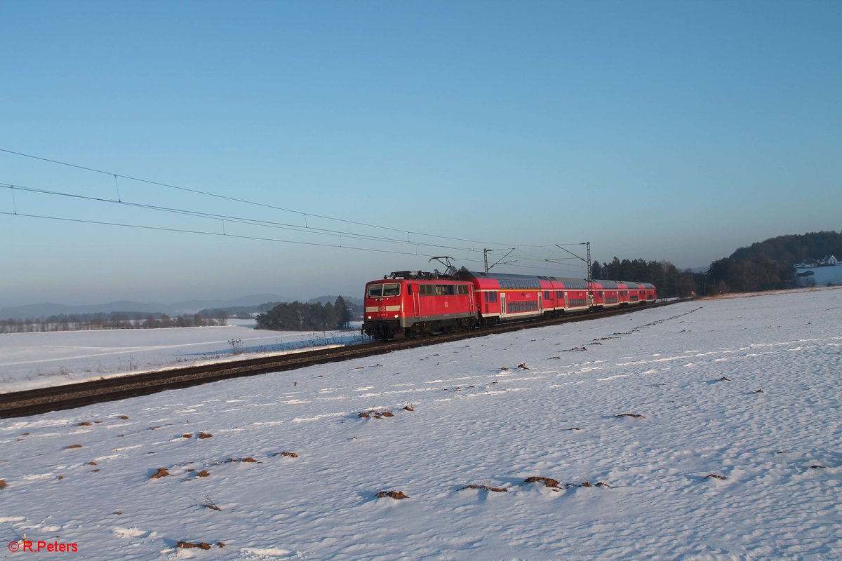 111 227 als RE 4858 München - Nürnberg bei Seubersdorf. 21.01.17