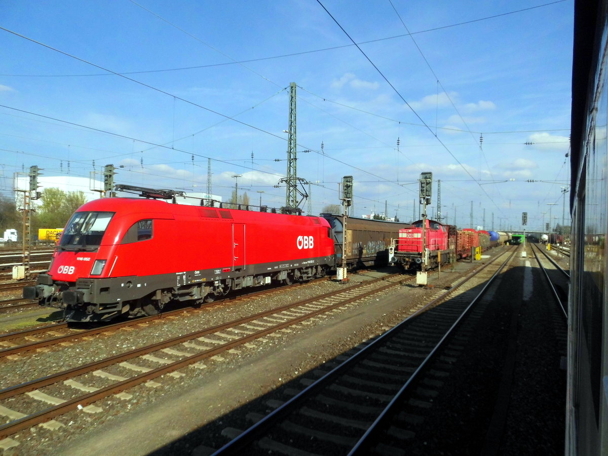 1116 052 der �BB und 294 729 in N�rnberg am 8.4.17