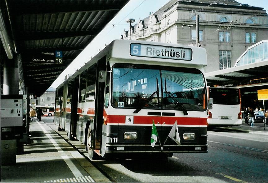 (111'602) - VBSG St. Gallen - Nr. 111 - Saurer/Hess Gelenktrolleybus am 13. Oktober 2008 beim Bahnhof St. Gallen